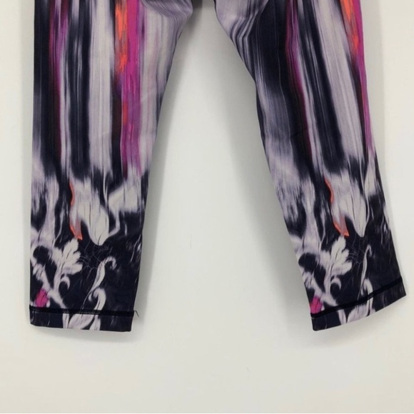 Lululemon Wunder Under crop leggings in RARE indigo mirage print size 6 - Picture 2 of 8